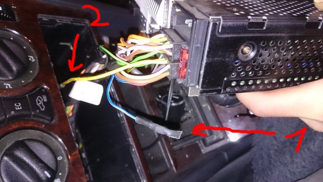 W202C180T Bassbox einbauen Löcher schweißen